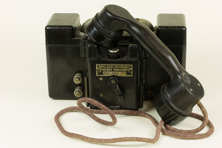 telefono da campo di fabbricazione inglese periodo seconda guerra mondiale